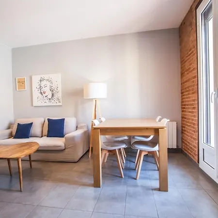Daire 34mal1078- New&bright 2br Near Sagrada Familia Barselona